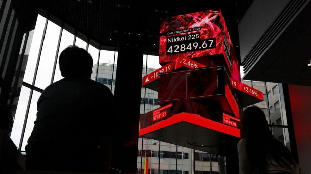 Aktier i Asien: September starter med kursfald men Hongkong står imod