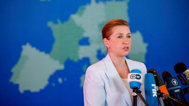 Fungerende statsminister Mette Frederiksen (S) deltog fredag i et uformelt EU-topmøde i Cypern. Mandag afholder hun nye regeringsforhandlinger på Marienborg. (