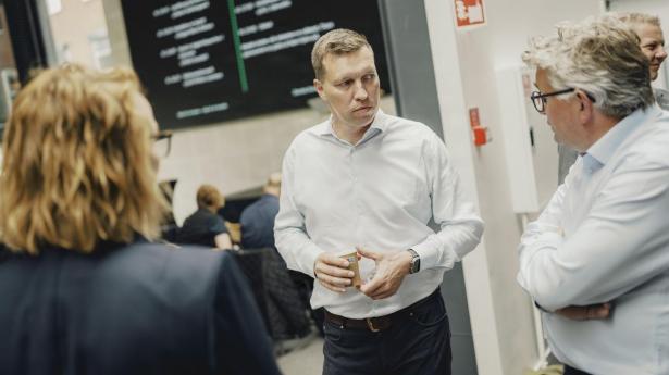 “Vi skal have fornyet vores samfundskontrakt,” har Landbrug & Fødevarers formand, Søren Søndergaard, tidligere udtalt. Det er ifølge Henrik Byager netop den erkendelse, der bliver afgørende for landbrugets fremtid.