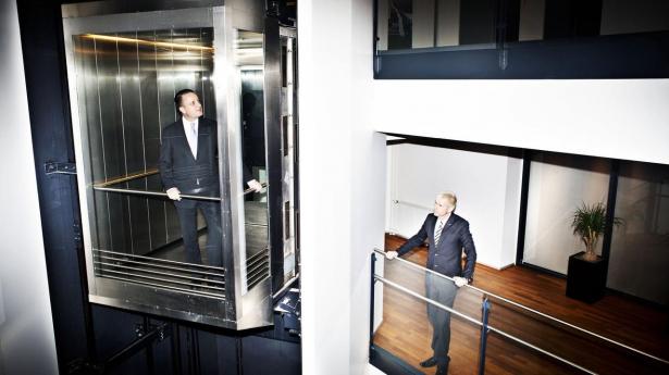 Tidligere PET-chef Jakob Scharf (t.v.) og Jakob Dreyer (t.h.) tager skridtet til Asien med deres sikkerheds- og efterretningsvirksomhed.