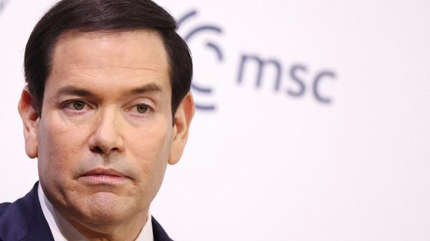 Analyse: Rubio pakker Vances knytnæve ind. Men det foruroligende budskab er det samme