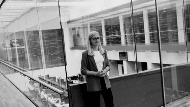 Kraftige rentestigninger tynger aktiemarkederne, forklarer Tina Winther Frandsen, chefanalytiker i Jyske Bank.