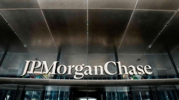 J.P. Morgan har rekordhøje indtægter, men topchef advarer om "tektoniske plader"