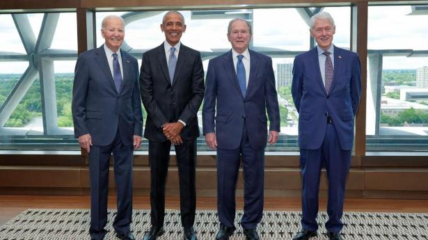 Bush, Biden og Clinton deltager i Obama-ceremoni – Trump ikke inviteret