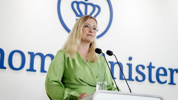 Regeringen lover penge til børnefamilier, de ældre, bogkøberne – ja faktisk alle
