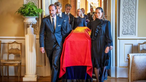 Et sidste farvel til kong Harald: Det sker i dag