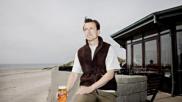 Peter Haahr Nielsen, der er direktør for Carlsberg i Danmark, ser en stigning i salget af alkoholfri øl, som han forventer vil fortsætte nogen tid endnu. 