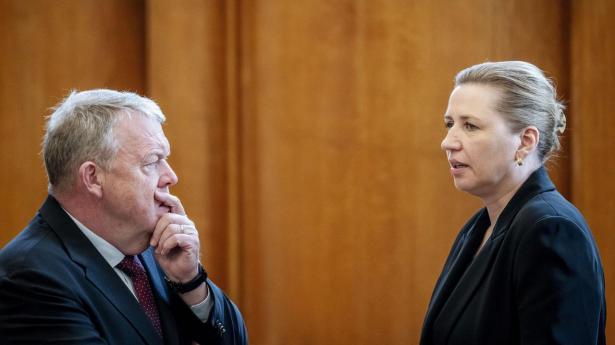 Analyse: Løkke risikerer at blive fanget i rød kinddans