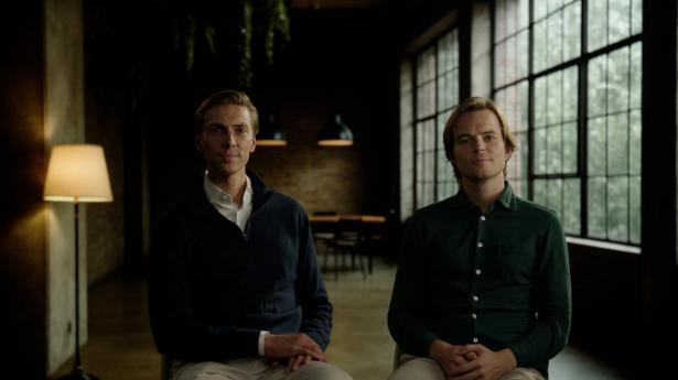 Frederik Hansen (tv.) og Søren Biltoft (th.) er to af tre medstiftere bag virksomheden DiligenceSquared. Med fortid hos prominente koncerner satser de nu på at udfordre de største og mest etablerede spillere på markedet, når det handler om kommerciel due diligence for kapitalfonde.