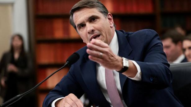 USA's fungerende justitsminister, Todd Blanche, fortæller under en høring i Repræsentanternes Hus, at en omstridt fond til Trumps støtter alligevel ikke kommer til at se dagens lys. Trump er dog stadig fritaget fra at få gransket tidligere selvangivelser. 