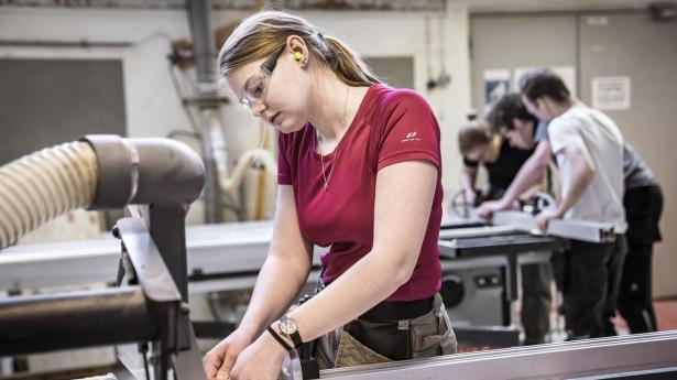 “Uddannelsesvalget deler stadig unge efter køn – det kan vi gøre bedre”