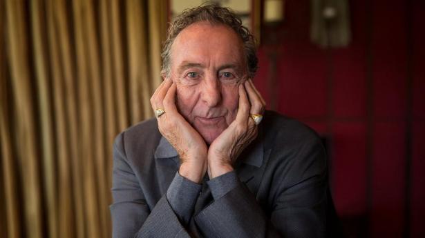 83-årig Monty Python-medlem turnerer stadig: “Det handler om pengene – og gode grin”