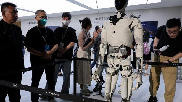 USA forbyder nye kinesiske humanoide robotter for at beskytte AI-udbygning