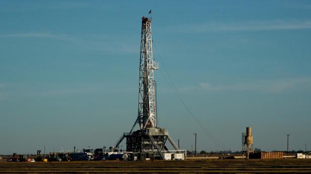 A drill rig owned and operated by CalEnergy in Calipatria, California, U.S., on Wednesday, Dec. 15, 2021. Demand for electric vehicles has shifted investments into high gear to extract lithium from geothermal wastewater around the Salton Sea in California's Imperial Valley. Photographer: Bing Guan/Bloomberg