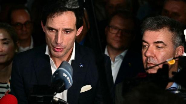 Klimaminister Lars Aagaard (t.h.) og EU's klimakommissær Wopke Hoekstra (tv.) repræsenterede EU ved årets klimatopmøde. De tiltrak sig topmødets opmærksomhed, da de som de sidste tilsluttede sig årets aftale.