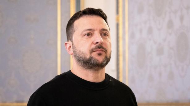 Zelenskyj har af USA's præsident, Donald Trump, fået til den 27. november til at sige ja til et udkast til en fredsaftale.