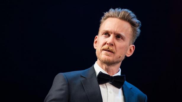 Vi er geniale, men elendige til at styre det, mener Huxi Bach