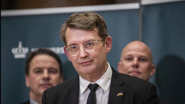 Fungerende forsvarsminister Troels Lund Poulsen (V) til pressemøde om første delaftale under forsvarsforliget.