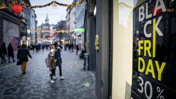 Black friday er årets største salgsdag i mange butikker, og i år falder dagen på lønningsdag. 