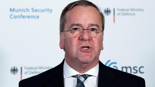 Tysk forsvarsminister lover forsvarsteknologisk oprustning