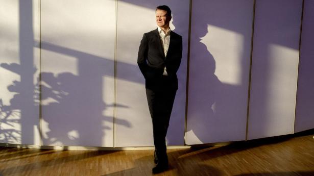 Kasper Fangel er adm. direktør i ISS, som er Danmarks største arbejdsplads med over 100 nationaliteter ansat.