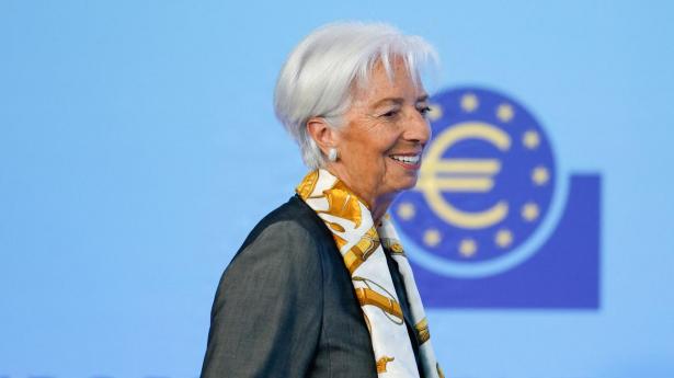 ECB-chef Christine Lagarde holdt på rentemødet i juli døren på klem for en renteforhøjelse i september.