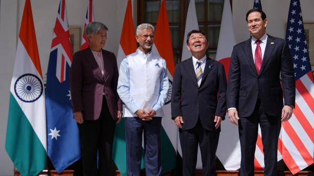 På udenrigsministermøde i Quad-alliancen i Indien understøttede Australiens Penny Wong, Indiens S. Jaishankar, Japans Toshimitsu Motegi og Marco Rubio fra USA alliancens strategiske styrker.