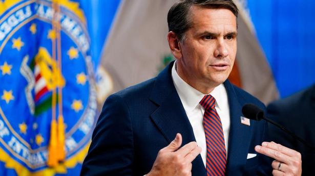 Eks-FBI-direktør efter tiltale: Jeg er stadig uskyldig