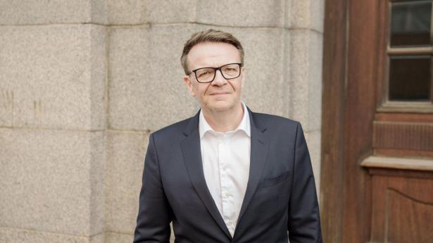 Vi skaber et stærkt incitament for, at vores dygtigste ledere rejser til udlandet, og vi mister deres evner og bidrag til det danske erhvervsliv og samfund i øvrigt, pointerer Morten Langager.
