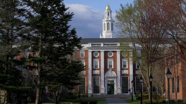 Harvard University i USA er flere gange blevet sagsøgt af Trump-administrationen.