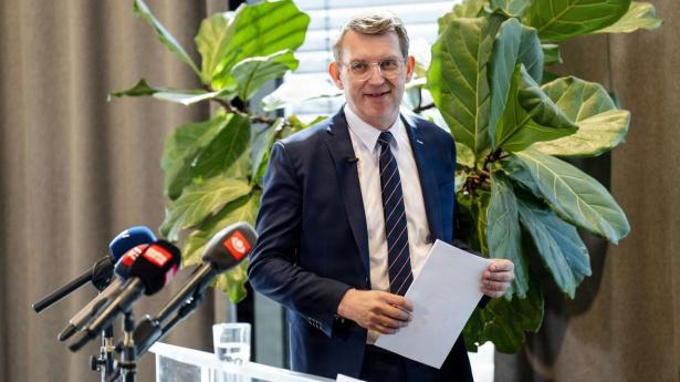 Troels Lund Poulsen (V) har foreslået at fjerne mellemskatten, skulle han lykkedes med at danne en regering med LA og Konservative.