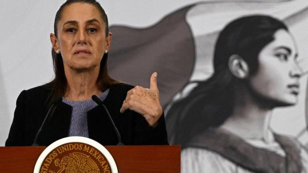 Mexicos præsident, Claudia Sheinbaum, arbejder på en diplomatisk løsning med USA, så landet kan fortsætte med at levere olie til Cuba, som den caribiske ø er afhængig af.