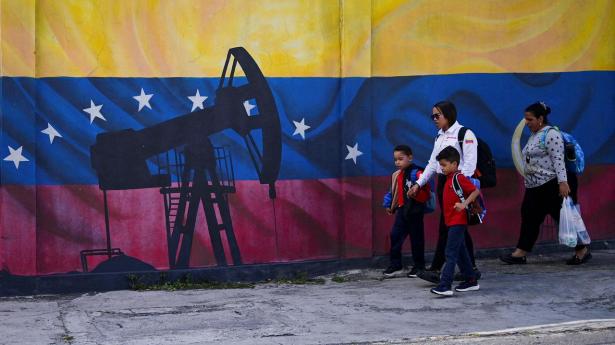 Hverdagen er vendt tilbage i Venezuela, men fremtiden er stadig præget af enorm usikkerhed.