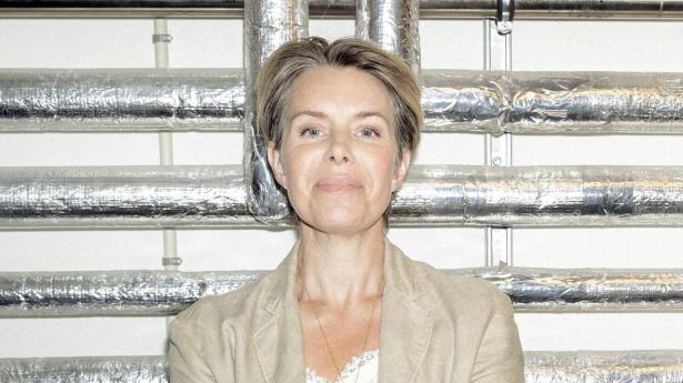 Hotel d'angleterres bestyrelsesformand, Mette Remmen, byder João Prista von Bonhorst velkommen som ny direktør. 