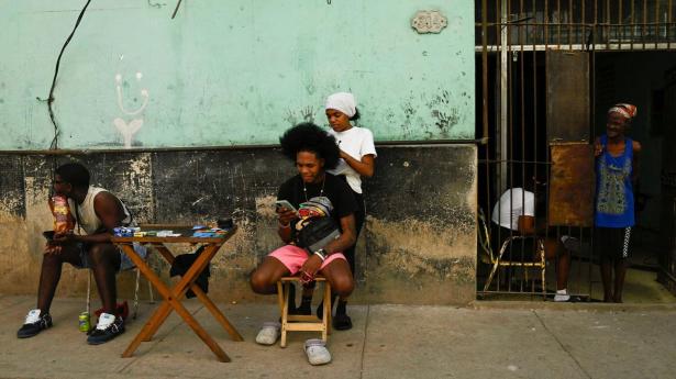 Cuba er ramt af landets værste økonomiske krise i årtier.