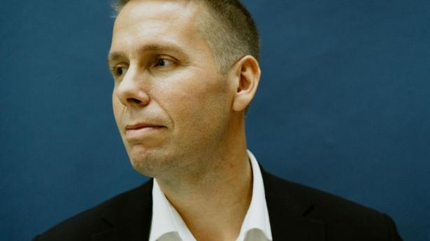 Den geopolitiske situation har givet markant rygvind til danske energihandlere. Men sidste år brændte MFT Energy sig på storpolitik, og direktør Bo Palmgren trækker nu en streg i sandet: Geopolitiske sats er ude; sol, vind og målbare data er inde.