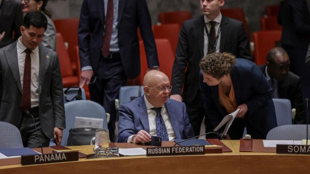 Kina og Rusland stemmer imod FN-resolution om Hormuzstrædet