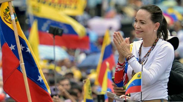 I december modtog Maria Corina Machado Nobels fredspris i Oslo. Hendes tur ud af Venezuela skete i al hemmelighed, og verdens medier fulgte tæt med, da hun ankom til den norske hovedstad.