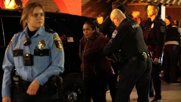 Omstridte ICE-agenter bliver trukket ud af Minnesota