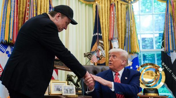 Ifølge Politico har rådgivere i Det Hvide Hus aftalt et opkald med Elon Musk, som skal finde sted fredag. Det skal ske i et forsøg på at “mægle fred” efter strid mellem Trump og Musk.