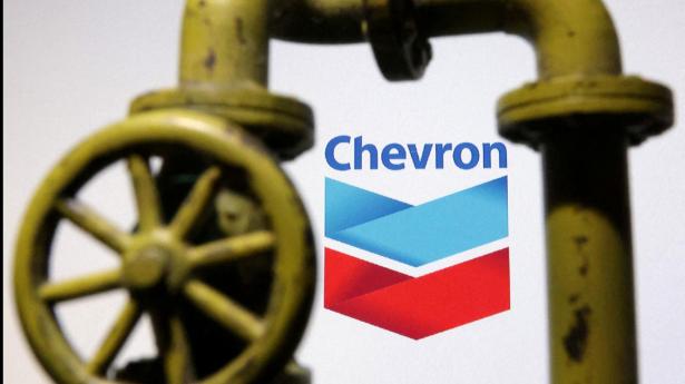 Chevron er det eneste større amerikanske olieselskab i Venezuela, hvor der er stort potentiale for olieindustrien, men ringe infrastruktur. 