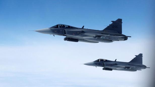Svenske jagerfly af typen JAS 39 Gripen er også tidligere blevet brugt i Nato-øvelser. Eksempelvis i Ramstein Flag-øvelsen i Holland i 2025.