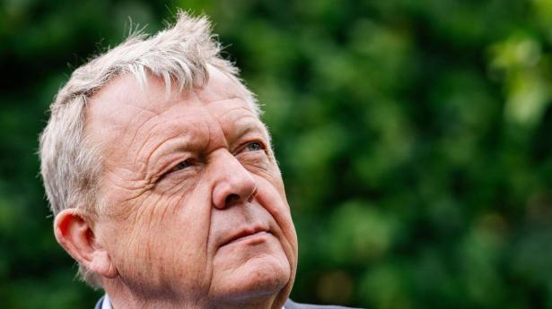 "Der står i regeringsgrundlaget, at der er en ambition om, at man skal have ikke-brugerbetalt, og dermed skatteyderfinansieret, tandlæge om ti år. Det kan man ikke vide, om man når i mål med, før der er gået ti år," siger Lars Løkke Rasmussen.
