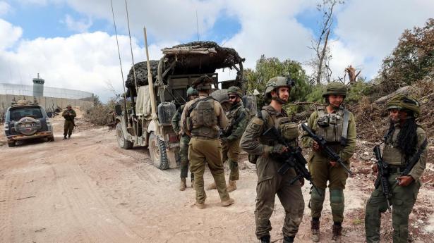 Israelsk militær er til stede i Libanon, hvor der sent mandag er udført angreb mod Hizbollah.