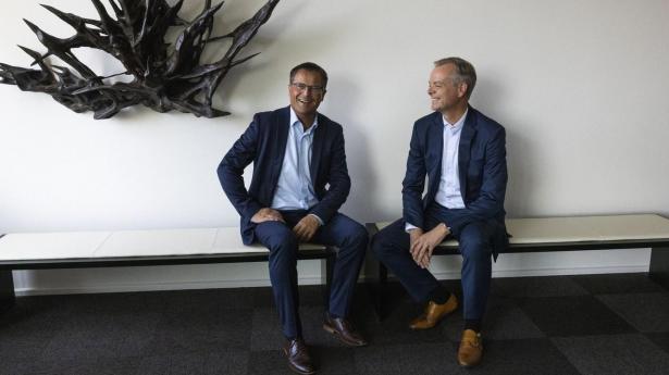 Kim Mouritsen (tv.) og Lars Thomsen er fælles om at være adm. direktører i Sparekassen Danmark.