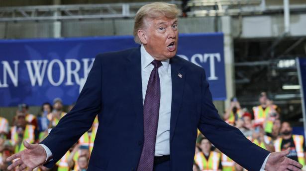 Måling: Trumps popularitet når lavpunkt efter aftale med Iran