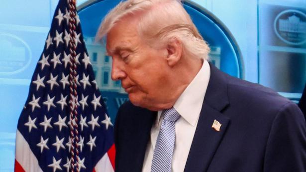 Trump kalder Grønland et dårligt styret stykke is og kritiserer Nato