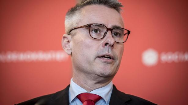 Henrik Sass Larsen idømmes fire måneders fængsel