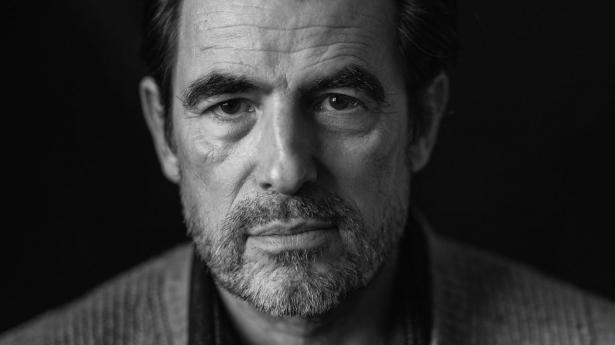 Claes Bang mødte op for at tale om sin nye film og endte med at tale om det, der holder ham vågen om natten