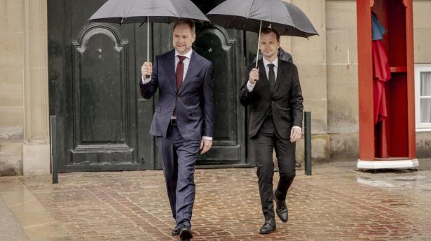 Et af Socialdemokratiets mange problemer er, at arvefølgen ikke er på plads. Derfor ser vi de to kronprinser Nicolai Wammen og Peter Hummelgaard optræde side om side i alle sammenhænge, mens kaffeklubberne gør sig klar til opgøret.